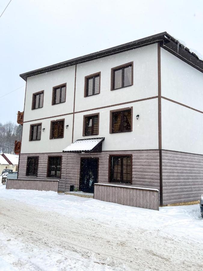 Hotel Berloga Pylypets Pilipets Zewnętrze zdjęcie